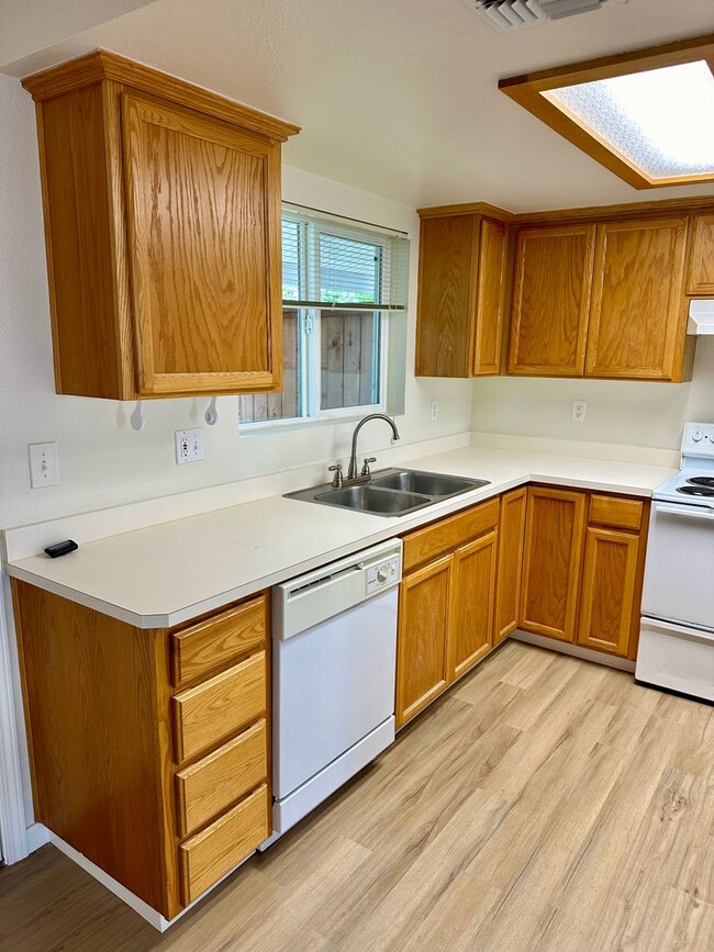 837 Morse Ave SW