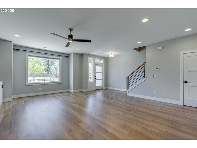 Photo - 10902 NE 119th Pl