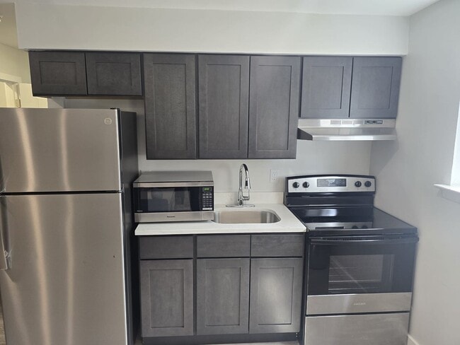 Building Photo - Keystone Manor Apartments Unit A201