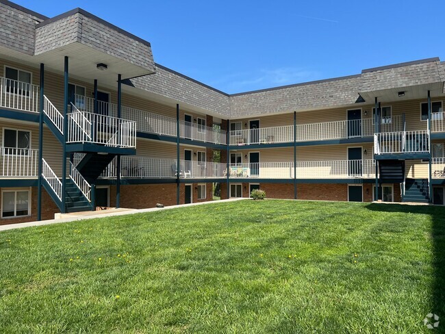 Building Photo - Oak Grove Village Apartments- Close to Lew... Unit 35