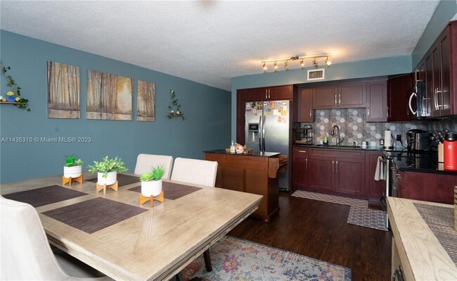 Building Photo - The Embarcadero