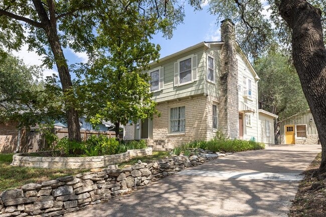 Photo - 4811 Shoalwood Ave