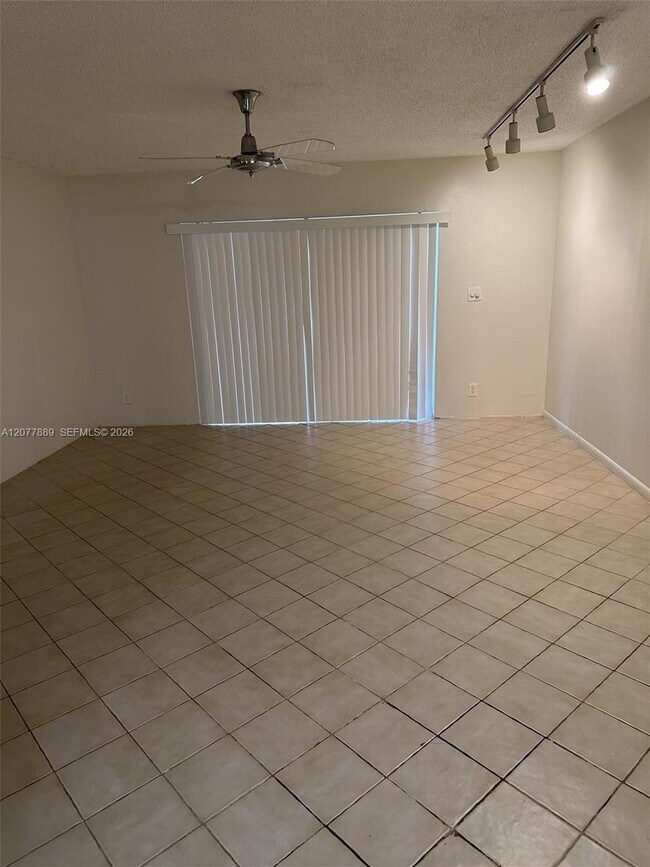 Photo - 6061 N Falls Cir Dr Unit 106
