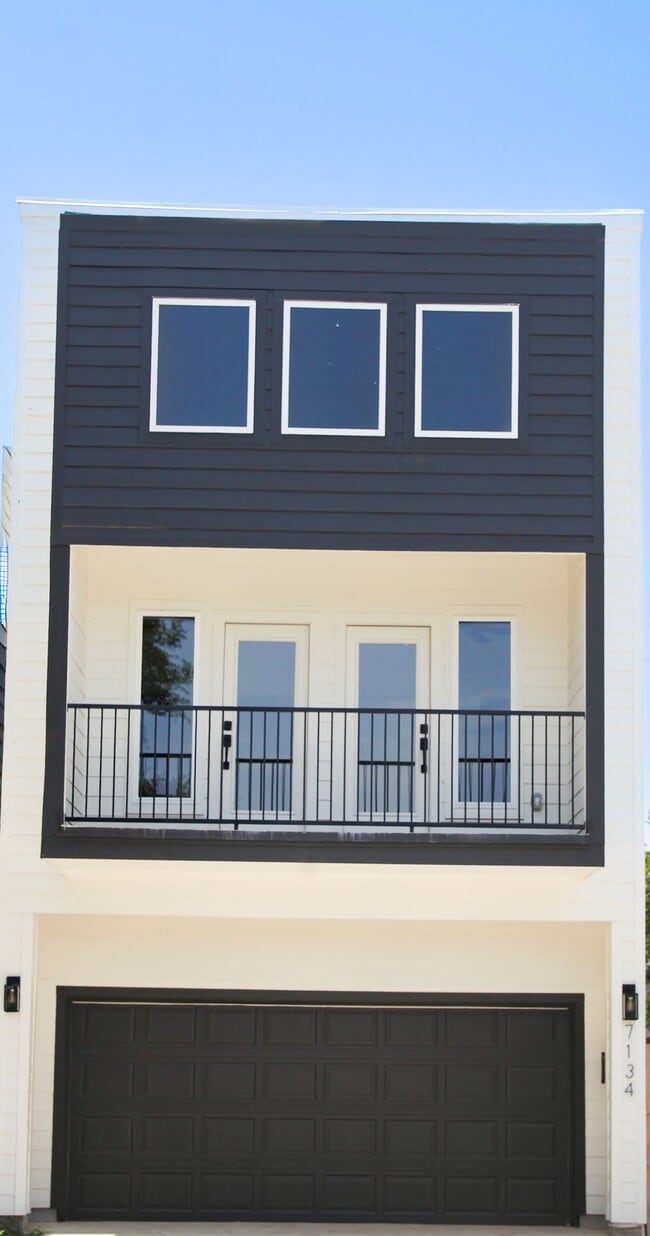 Photo - 7134 St Augustine St