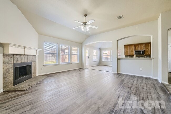2615 Hardwood Trail