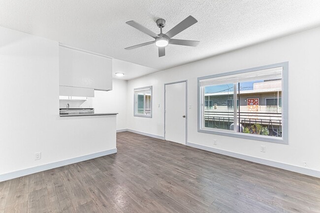 Photo - 210 E 29th St Unidad 17