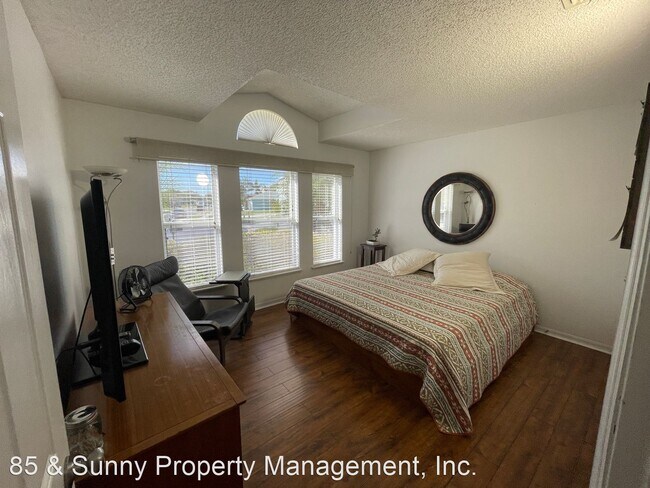 Photo - 4 br, 2 bath House - 2502 Reflections Place