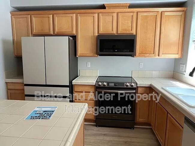 Photo - 3624 E Oak Grv St