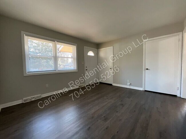 Photo - 520 Blendwood Dr