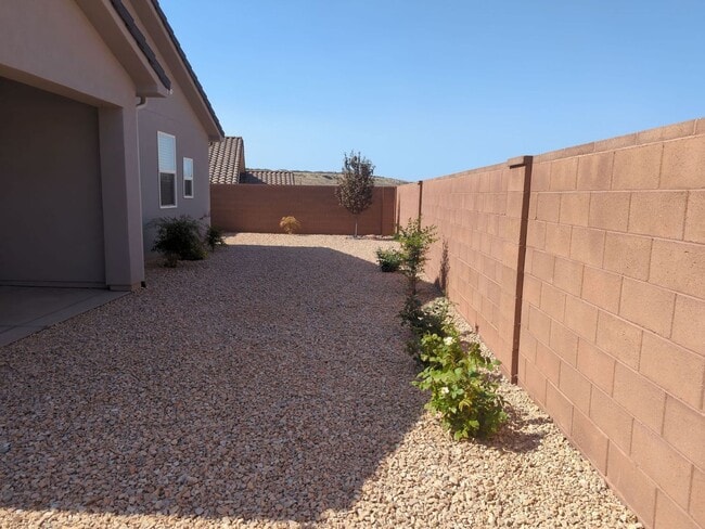 Photo - Modern 3 Bedroom Home with Spacious Layout!