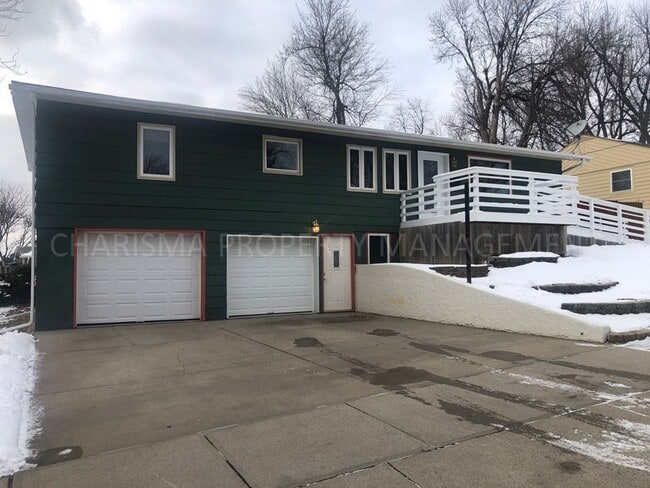 Photo - 4 BD, 2 BA HOUSE, HARDWOOD FLOORING THROUG...