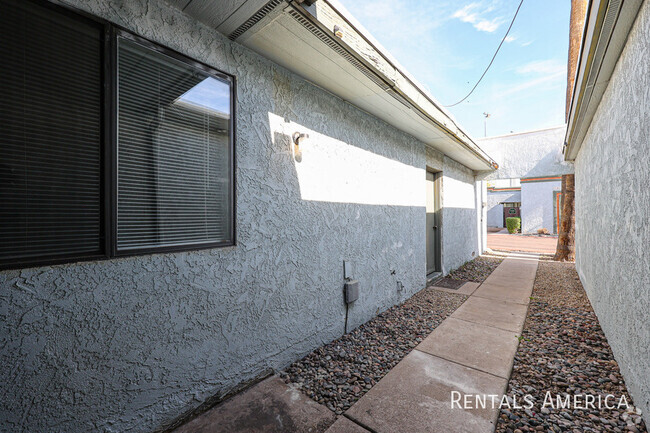 Building Photo - 7152 N 63rd Dr Rental