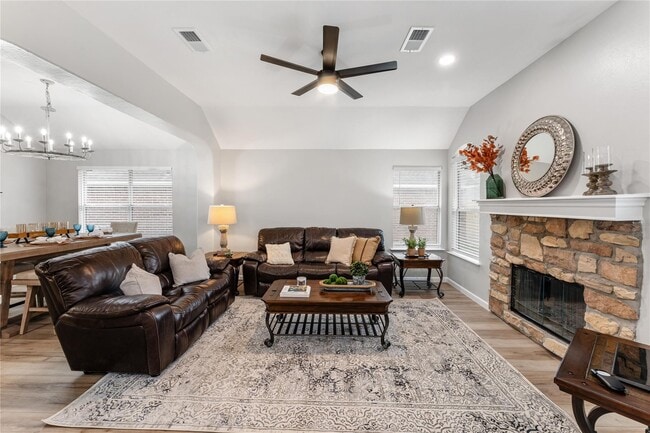 29 Cypress Bayou Ct
