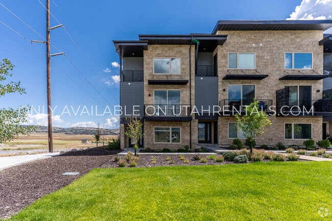 Building Photo - 6590 Serviceberry Dr Rental