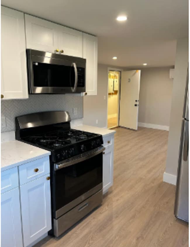 Photo - 2 Dupont Cir Unit 4