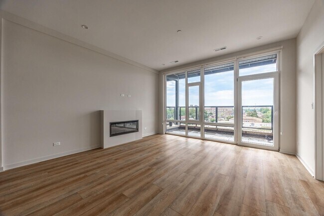 3207 N Narragansett Ave Unit 406