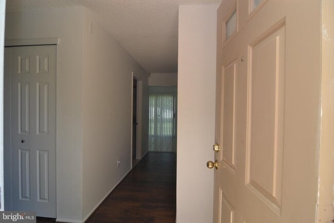 Building Photo - 4004 Adelaide Dr