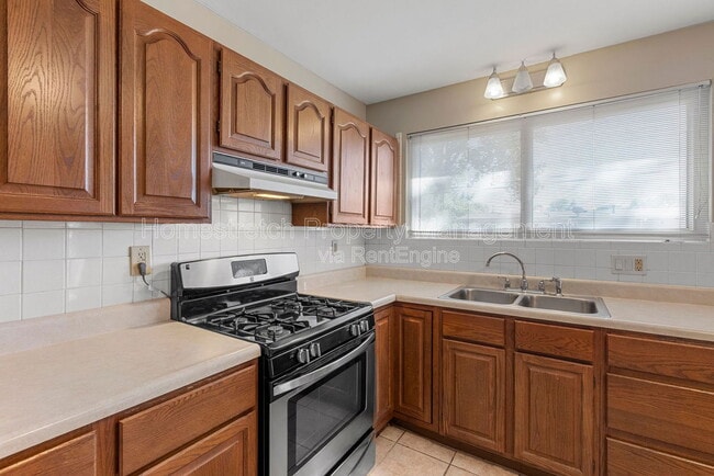 Photo - 560 Falcon Dr