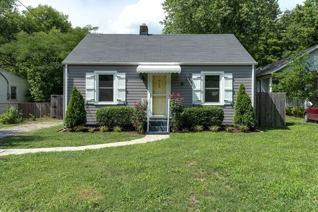 Photo - Cute and Cozy Home in Cleveland Park, Walk to Mas Tacos and The Pharmacy, Minutes to Five Points,...