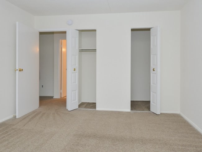 Dormitorio de muestra - Gladstone Towers Apartments