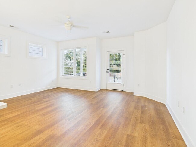 Photo - 913 Bainbridge St Unit A