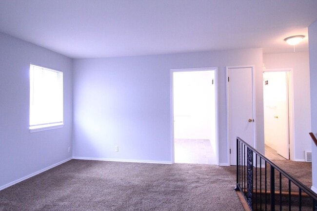 Photo - January FREE On This 2 Bedroom 1 Bath Duplex In Overland Park