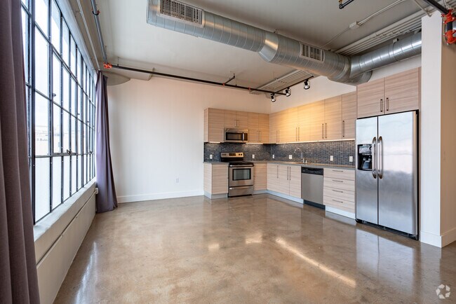 1BR, 1BA - 642SF