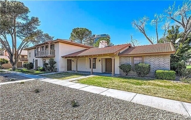 Building Photo - 3045 Pinehurst Dr Rental