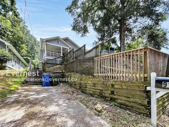 Photo - 915 Ridge Ave NW