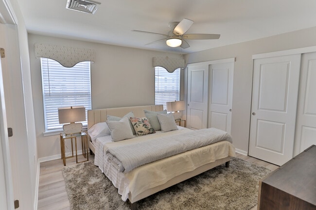 Photo - River Pointe