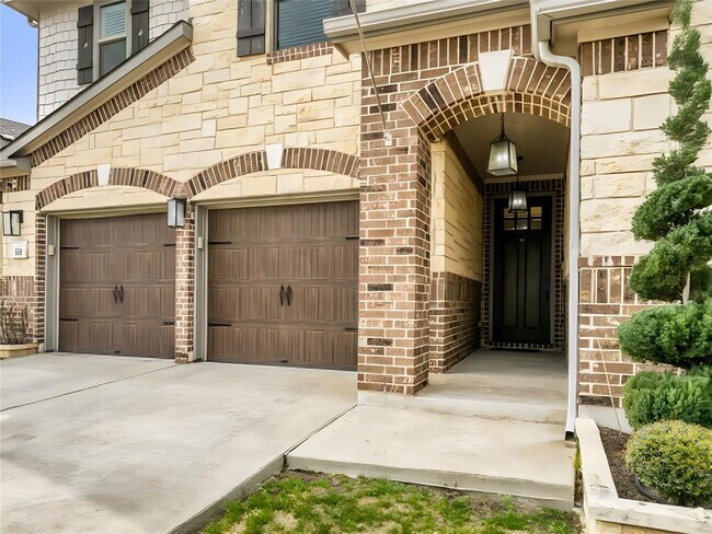 Photo - 159 Kennicott Dr