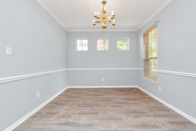 Photo - 19 Long Springs Pl