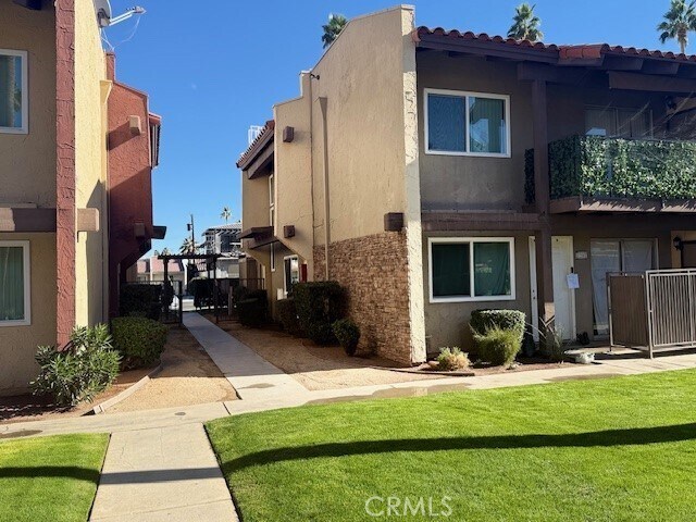 Photo - 51080 Eisenhower Dr