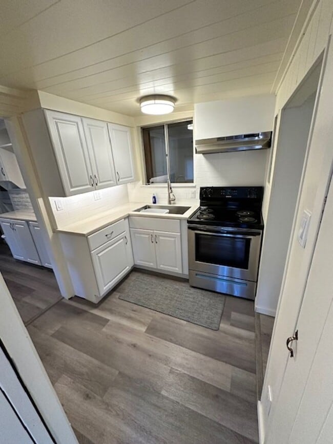 Photo - Cozy 3Bd duplex with utilities included! Available now! Call me today