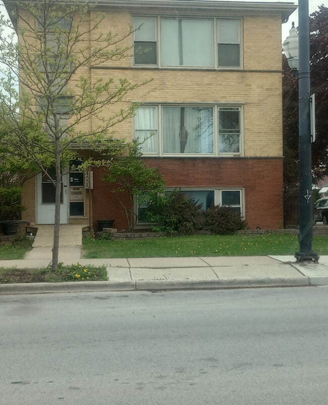Photo - 4525 W Marquette Rd House