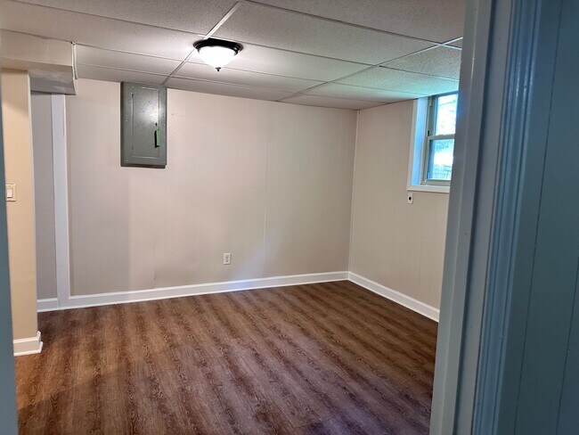 Building Photo - 4837 Cascade Dr