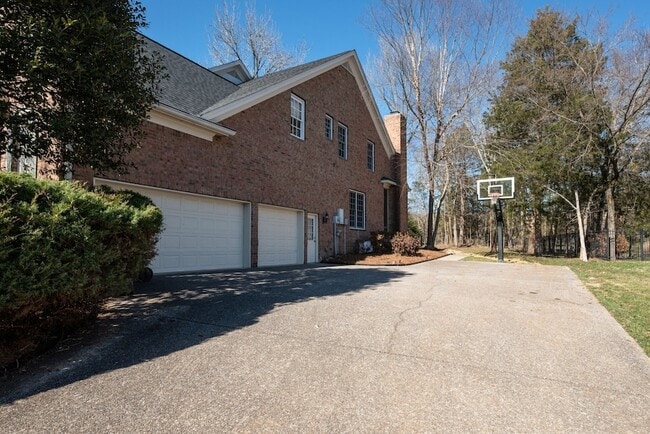 Photo - 1449 Willowbrooke Cir