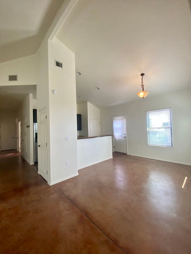 Photo - FOR RENT / Pre-Leasing