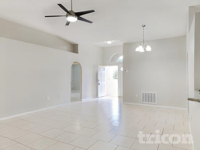 Photo - 10845 Laxton St