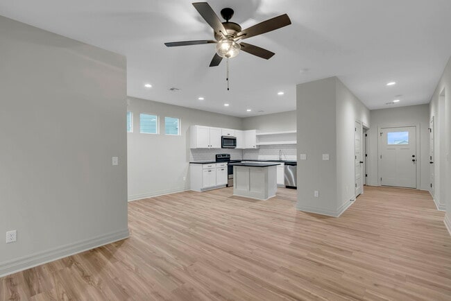 Photo - 1932 E Village Estates Dr