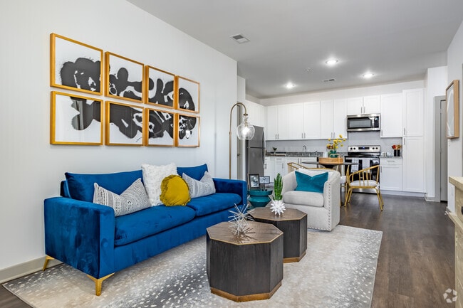 1BR, 1BA - 699SF - Living Room