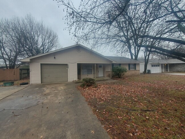 Building Photo - 1022 W Bel Air Dr