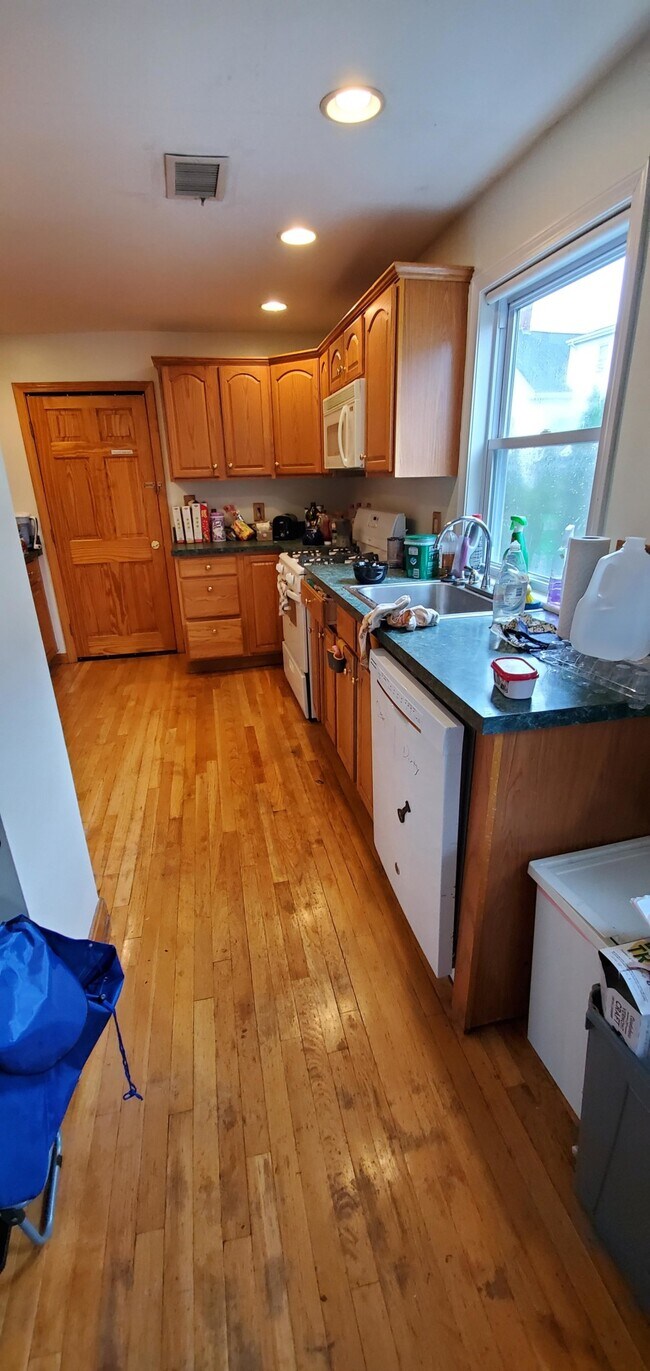 Building Photo - 14 Underwood Park Unit #2 Rental