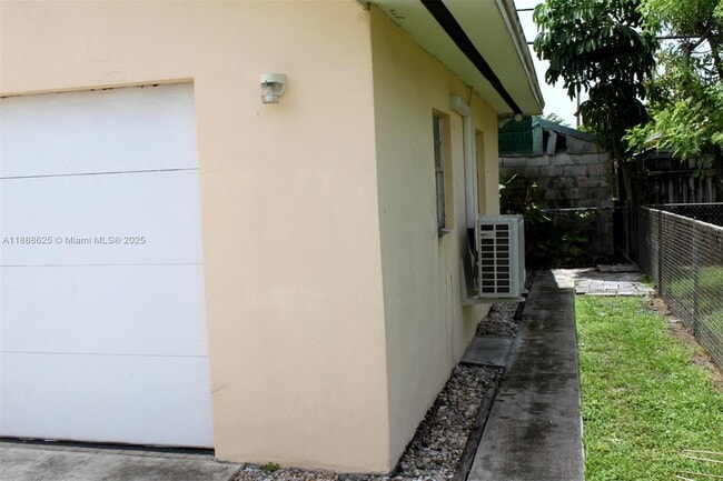 Photo - 10210 SW 37th St Unit 1