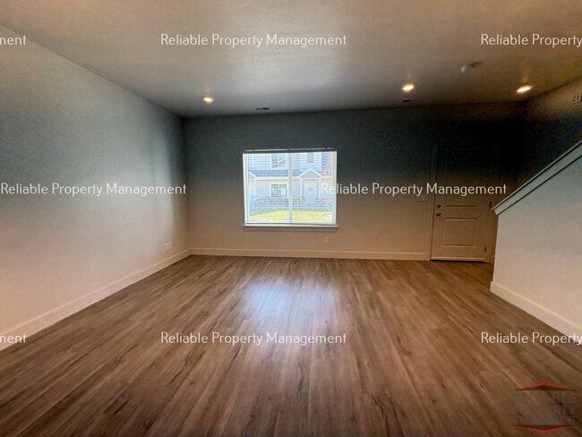 Photo - 148 S Emery Ln