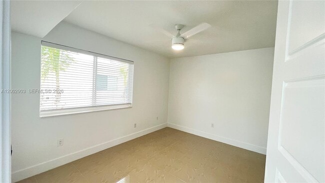 Photo - 8235 Crespi Blvd Unidad 4