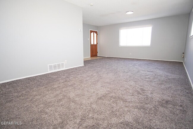 Photo - 3530 Hamilton Ave