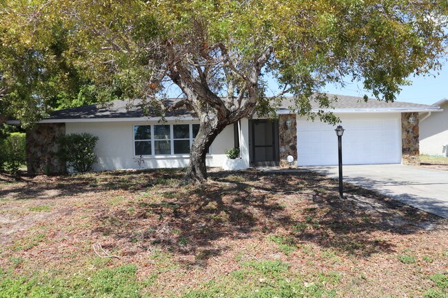 Photo - 4020 Country Club Blvd