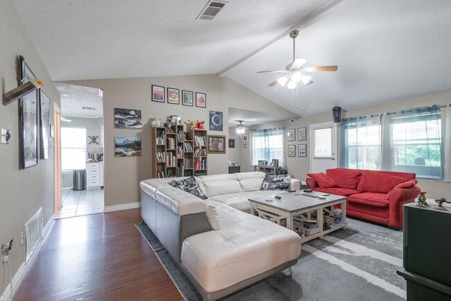 Photo - 2607 Beechnut Trce