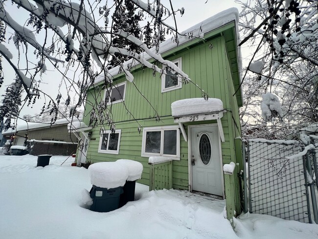 Building Photo - 285 Cindy Dr Unit #B (Right side)